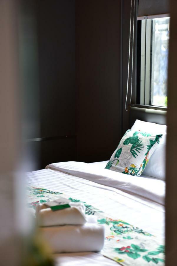 Forrest Bangkok Hotel Екстер'єр фото