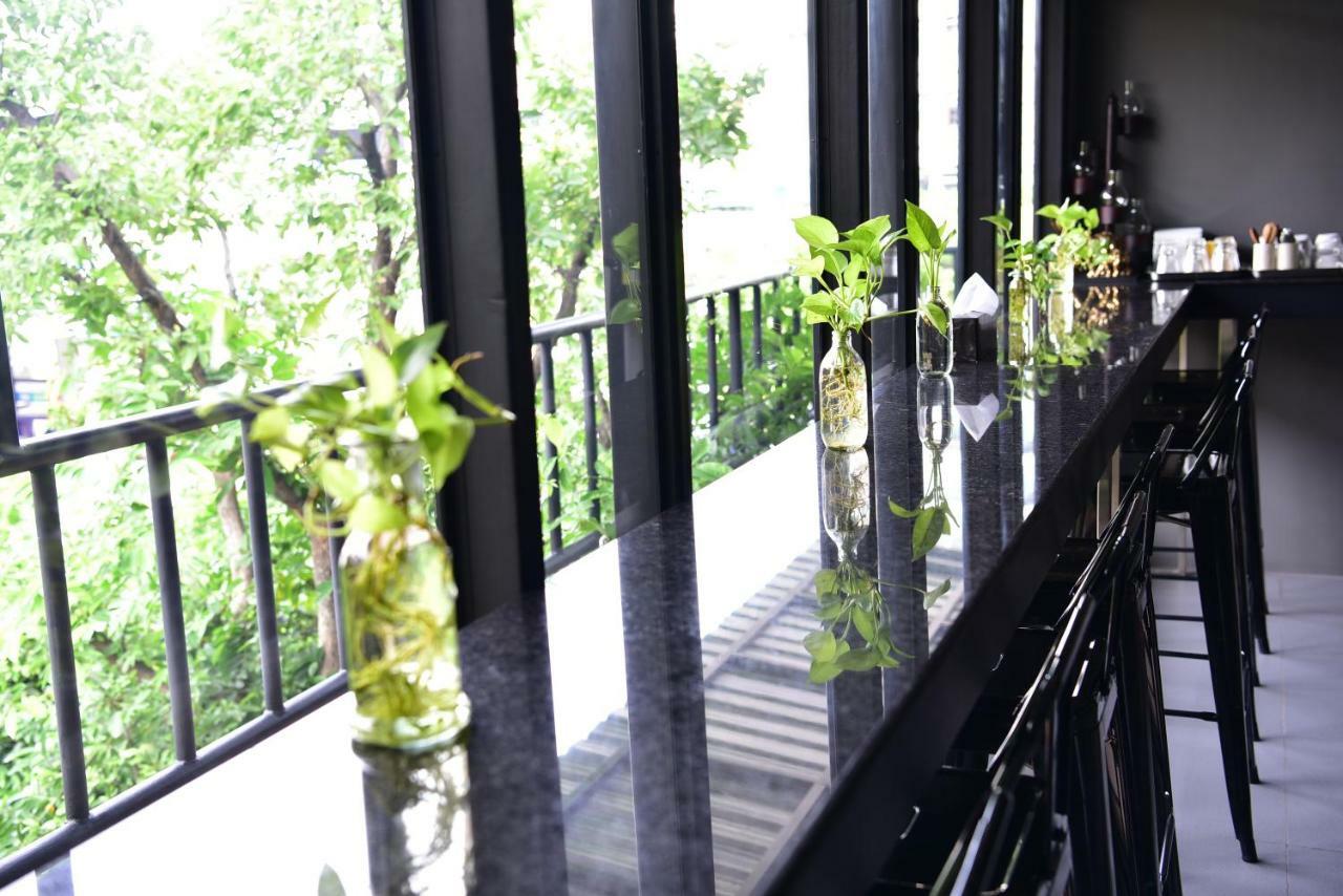 Forrest Bangkok Hotel Екстер'єр фото